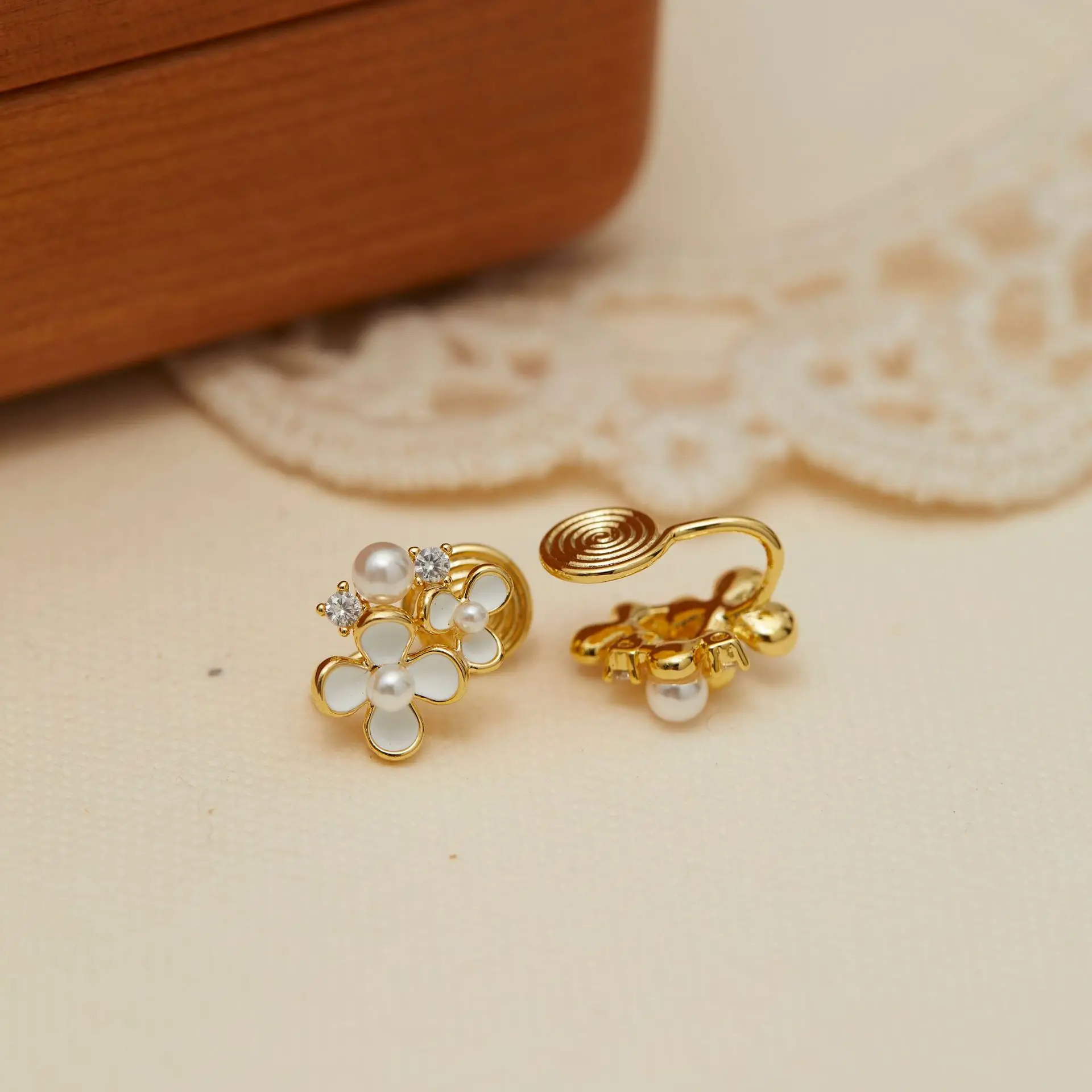 Mini French Pearl Flower Earrings Gold Plated — feature 4