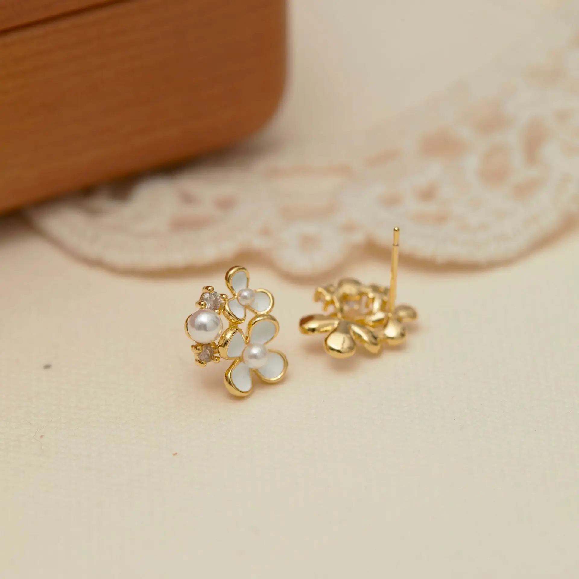 Mini French Pearl Flower Earrings Gold Plated — feature 5