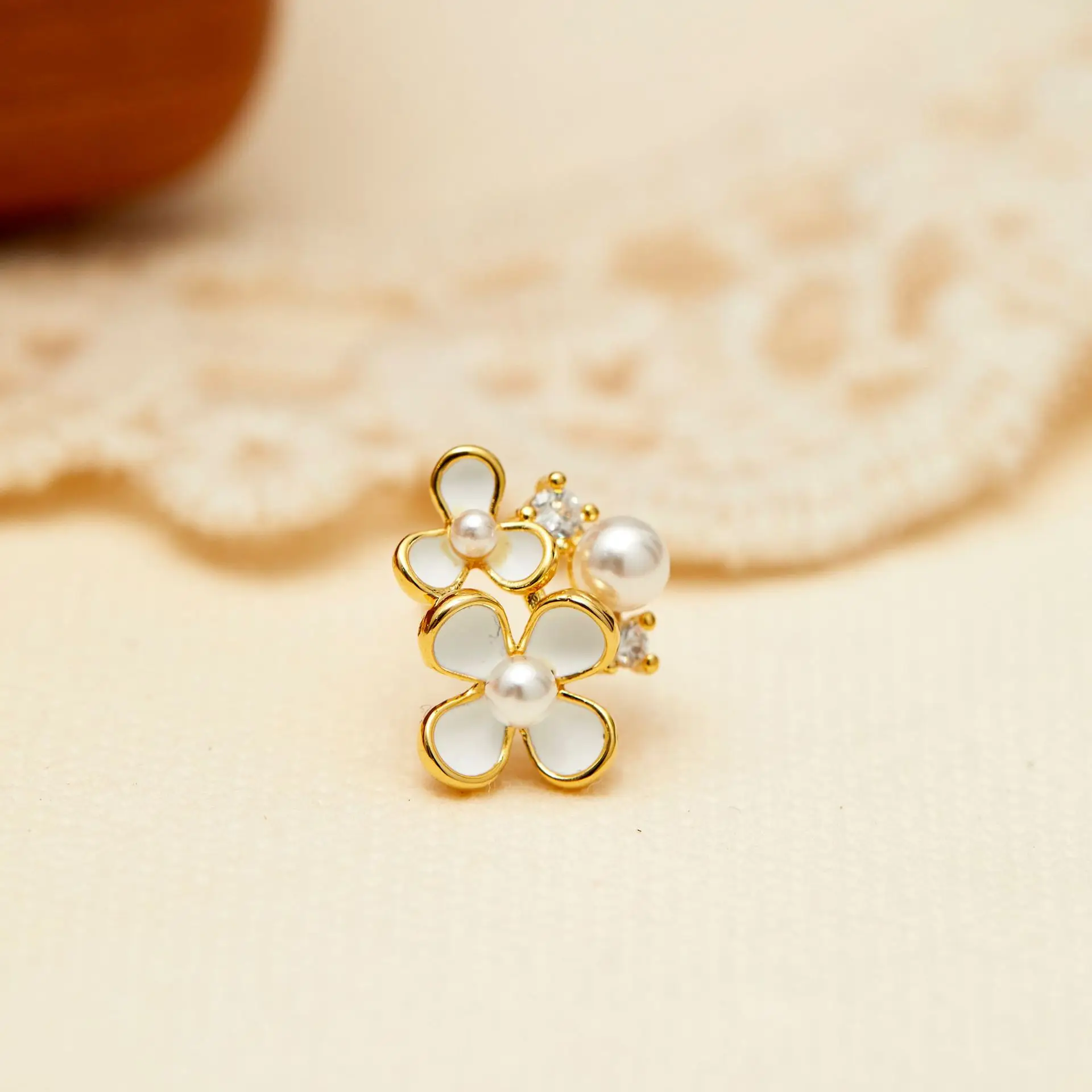 Mini French Pearl Flower Earrings Gold Plated — feature 6