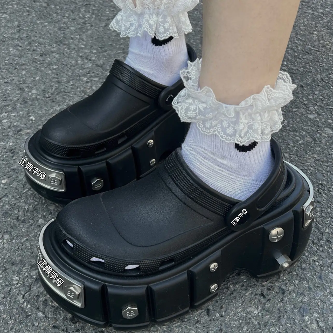 Cross-Border Platform Sandals with Metal Studs Black White — feature 12