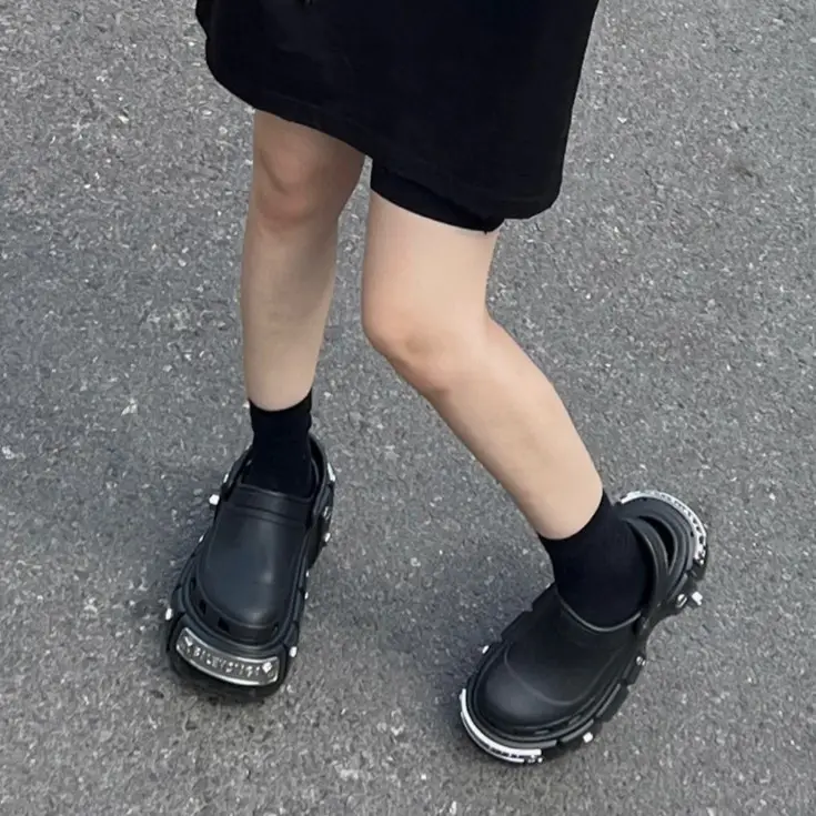 Cross-Border Platform Sandals with Metal Studs Black White — feature 13