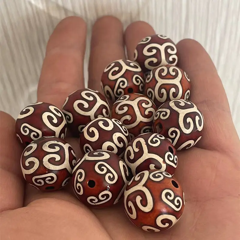Antique Red Natural Agate 20mm Round Beads - Image 4