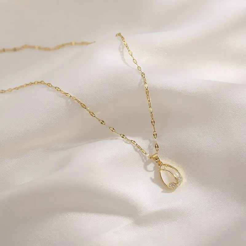 Tulip Pendant Necklace Gold White Crystal Women's Clavicle Chain — feature 5