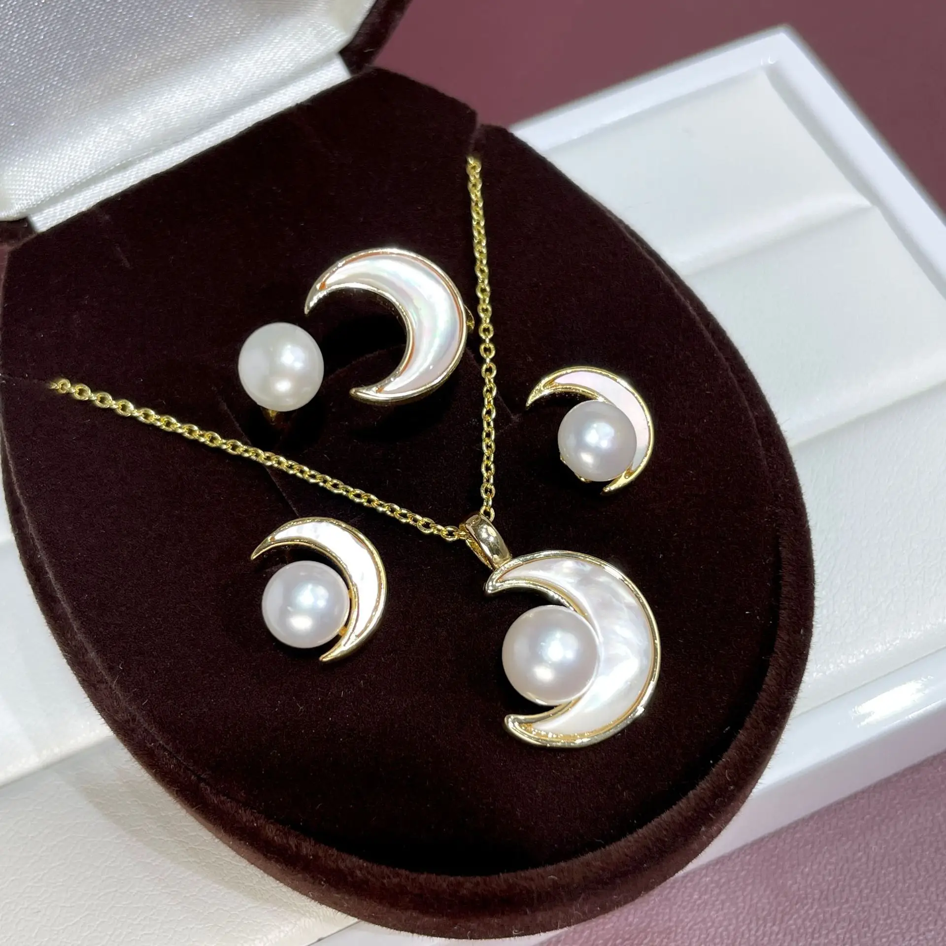 Luxury Pearl Earrings Set for Women S925 Gold — feature 2