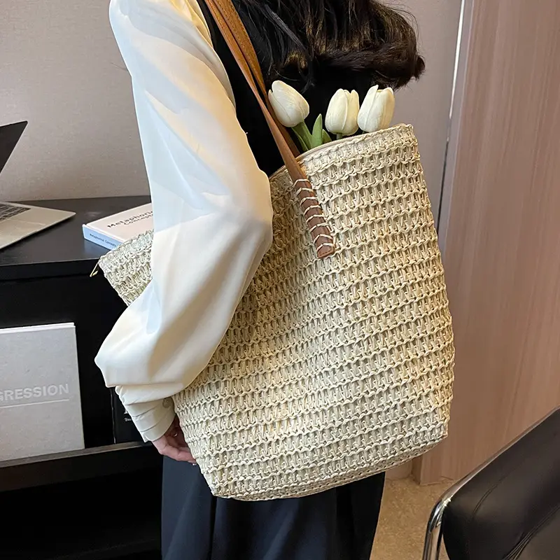Women's Woven Straw Shoulder Bag Large Capacity 2023 - Image 4