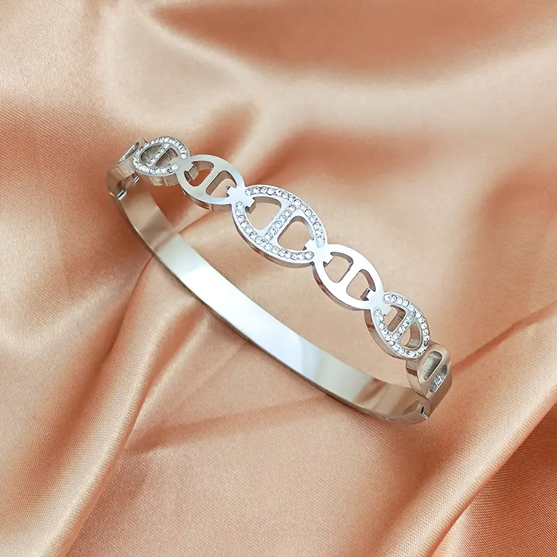 Light Luxury Pig Nose Bracelet Ring Buckle Simple Niche Design - Image 5