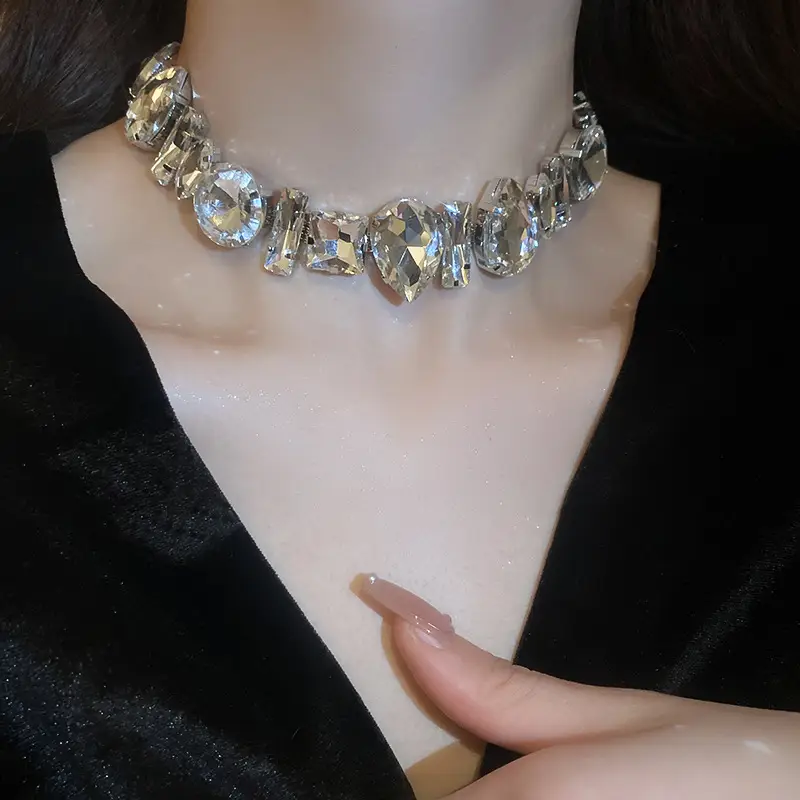 Exaggerated Diamond Choker Necklace for Women — feature 2