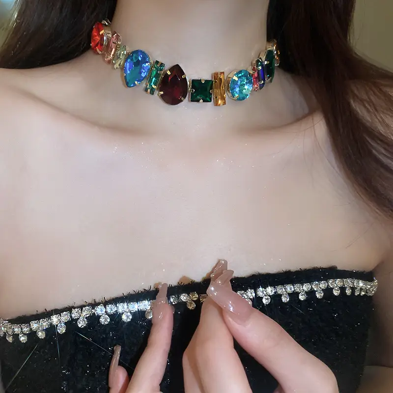 Exaggerated Diamond Choker Necklace for Women — feature 9