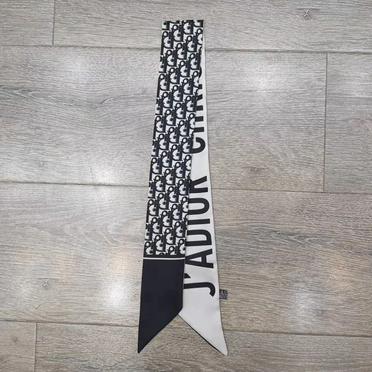 Long Narrow Silk Scarf for Women with Zipper Closure — feature 43
