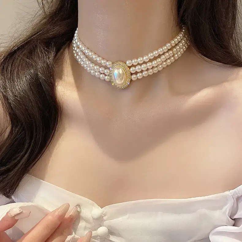 Multi-Layer Pearl Diamond Necklace with Rhinestone Center — feature 5