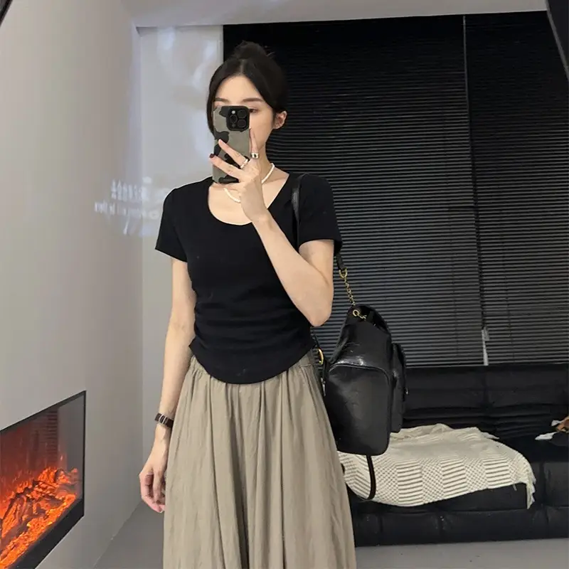 Purple Pleated One-Piece T-Shirt with Waist-Tight Design — feature 11