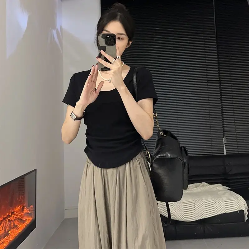 Purple Pleated One-Piece T-Shirt with Waist-Tight Design — feature 12