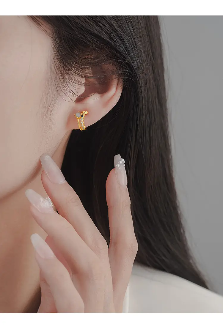 Women's Moonstone Ear Clip Earrings 2022 New Fashion — feature 3