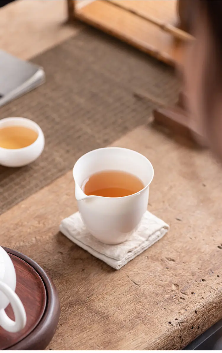 Jade White Ceramic Tea Cup with Side Handle — feature 10