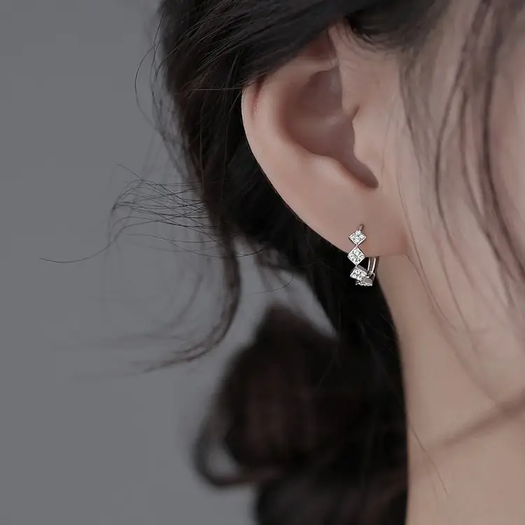 S999 Sterling Silver Japanese Korean Style Small Flash Diamond Ear Buckle - Image 3