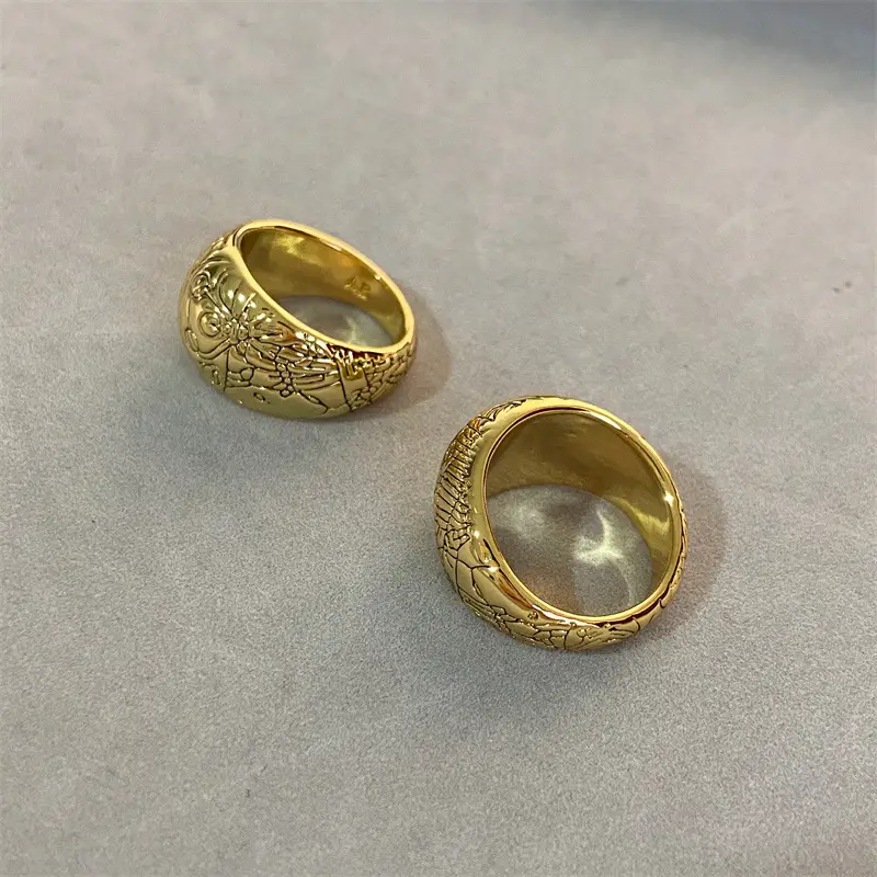 Vintage European AB Ring with Exaggerated Texture - Image 4
