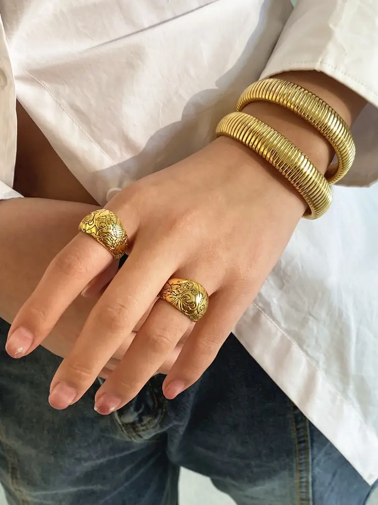 Vintage European AB Ring with Exaggerated Texture — feature 1