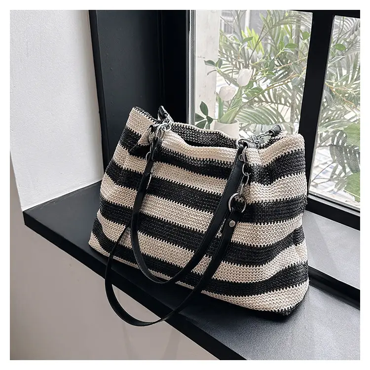 Straw Textured Shoulder Bag Large Capacity 2026 — feature 18