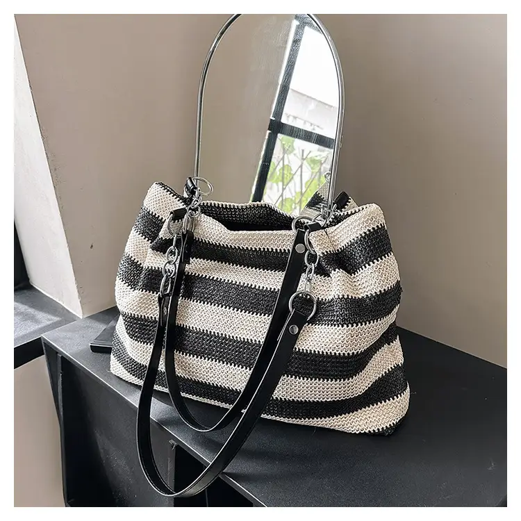 Straw Textured Shoulder Bag Large Capacity 2026 — feature 20