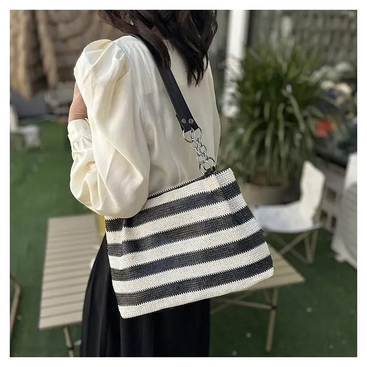 Straw Textured Shoulder Bag Large Capacity 2026 — feature 28