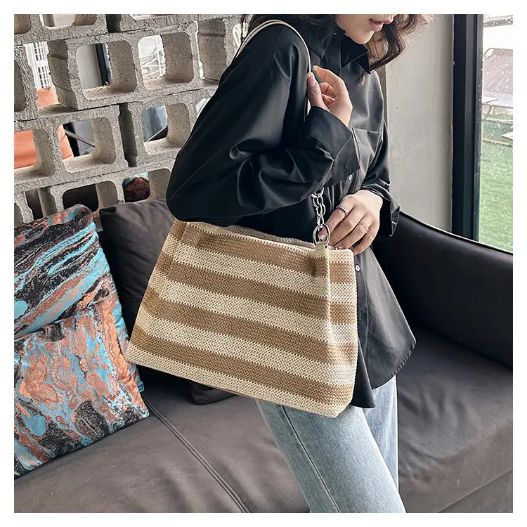 Straw Textured Shoulder Bag Large Capacity 2026 — feature 31