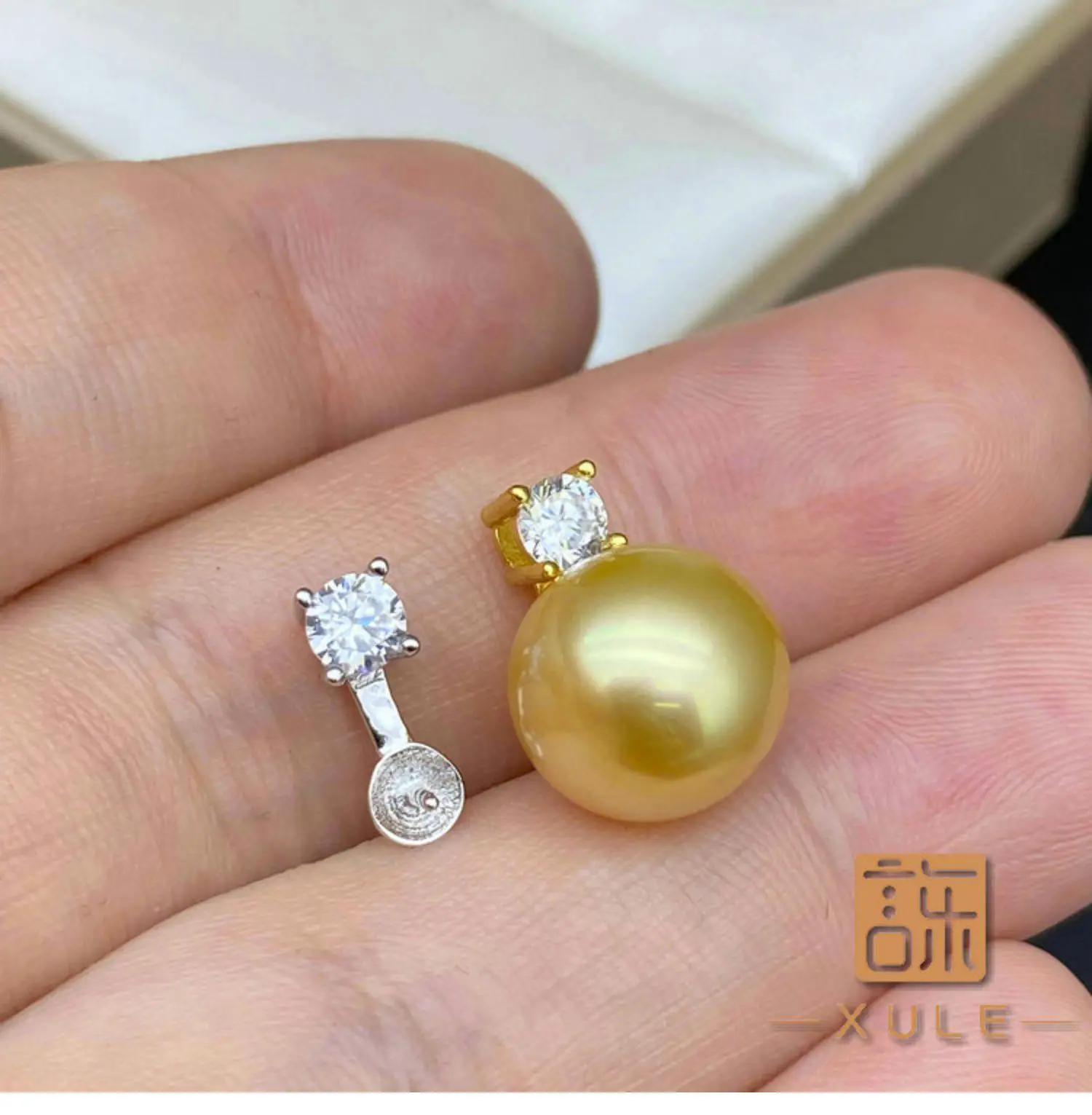 Sterling Silver Pearl Pendant with Single Diamond — feature 4