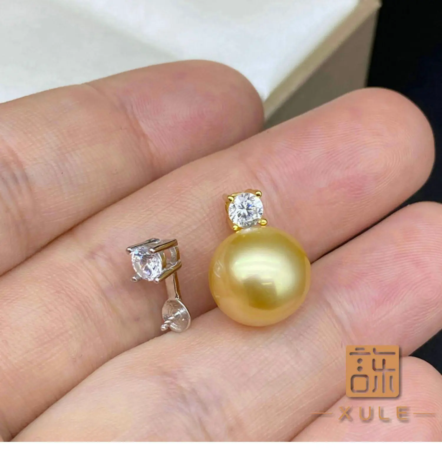 Sterling Silver Pearl Pendant with Single Diamond — feature 5