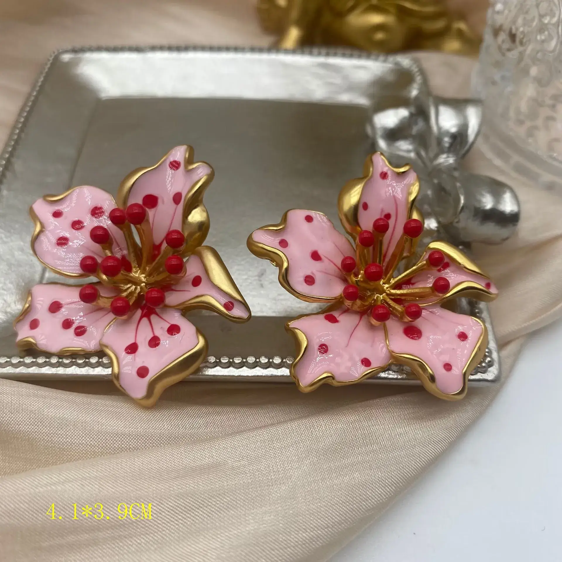 Retro Vintage Flower Earrings Rose Brushed Enamel Silver Needle Electroplated — feature 1