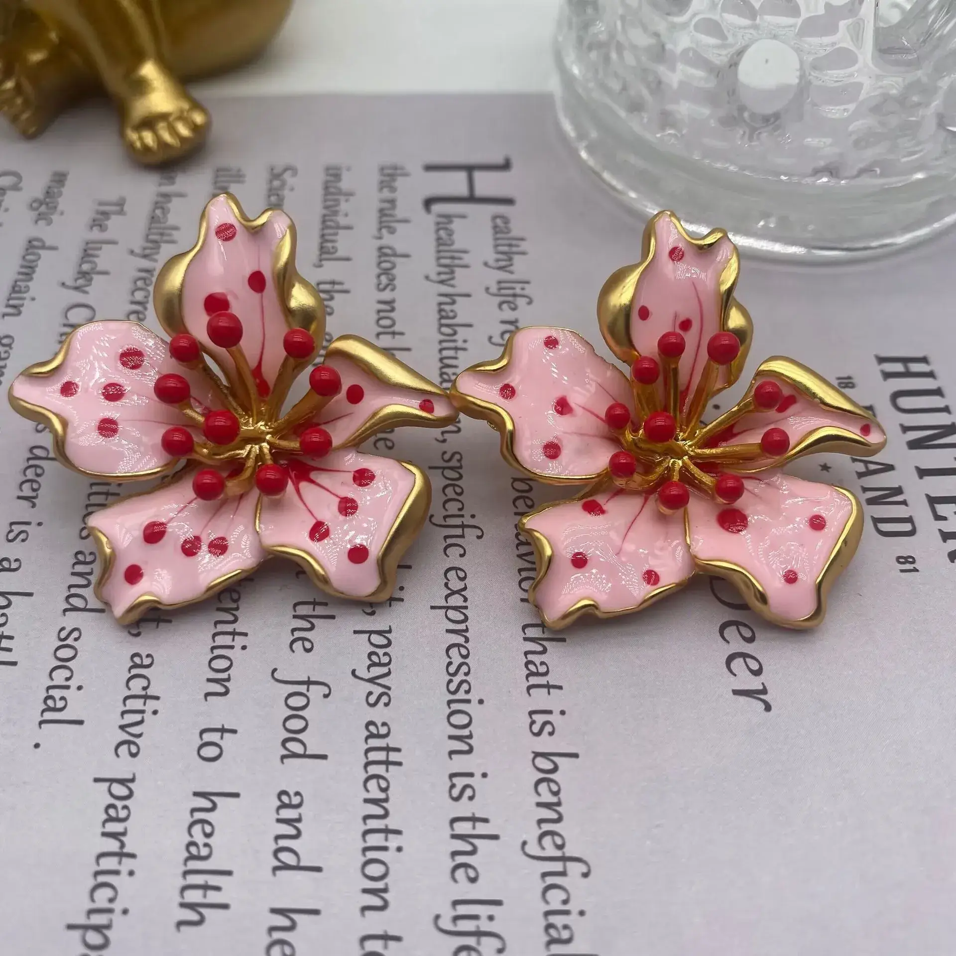 Retro Vintage Flower Earrings Rose Brushed Enamel Silver Needle Electroplated — feature 4
