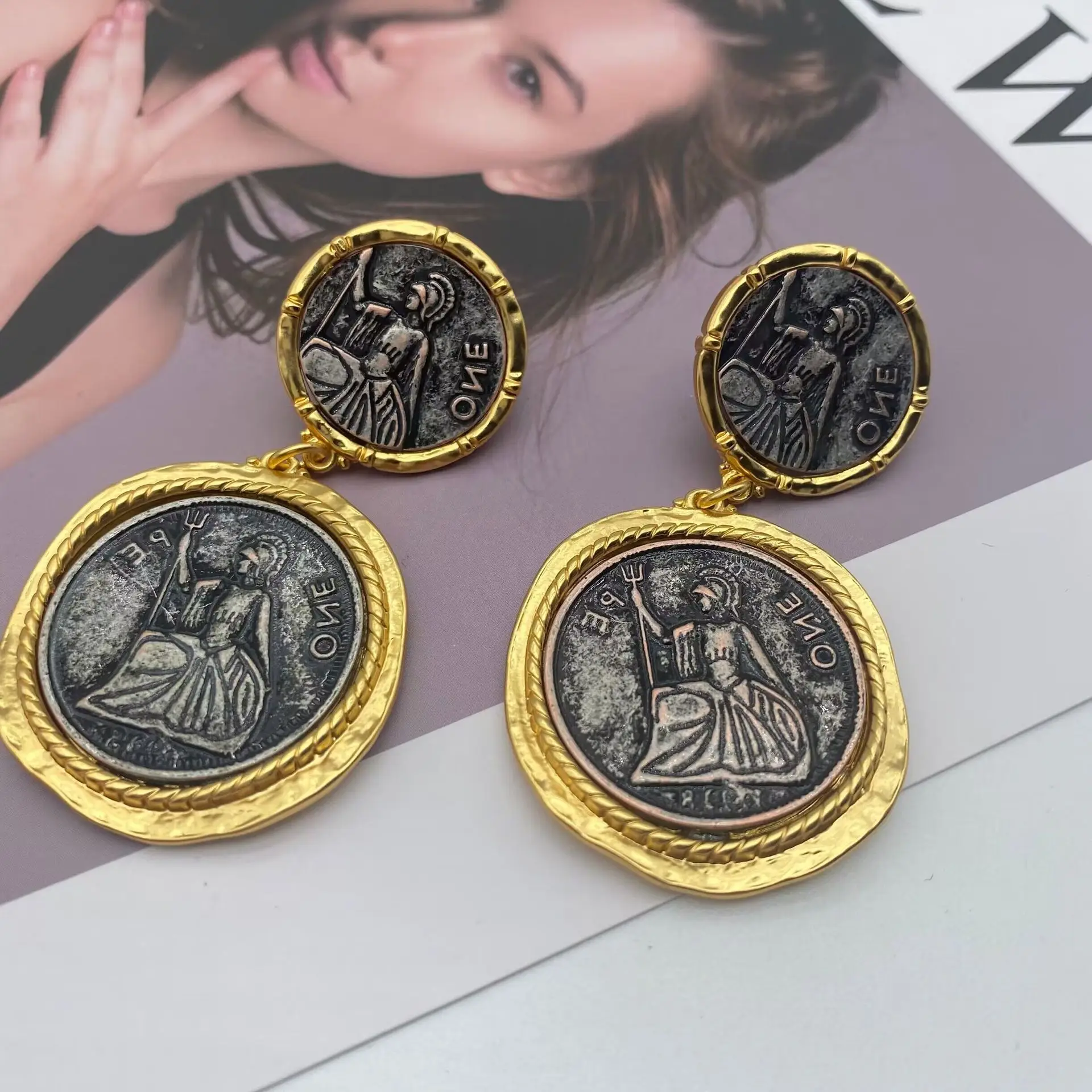Vintage 925 Silver Needle Earrings with Real Gold Plated Design — feature 4
