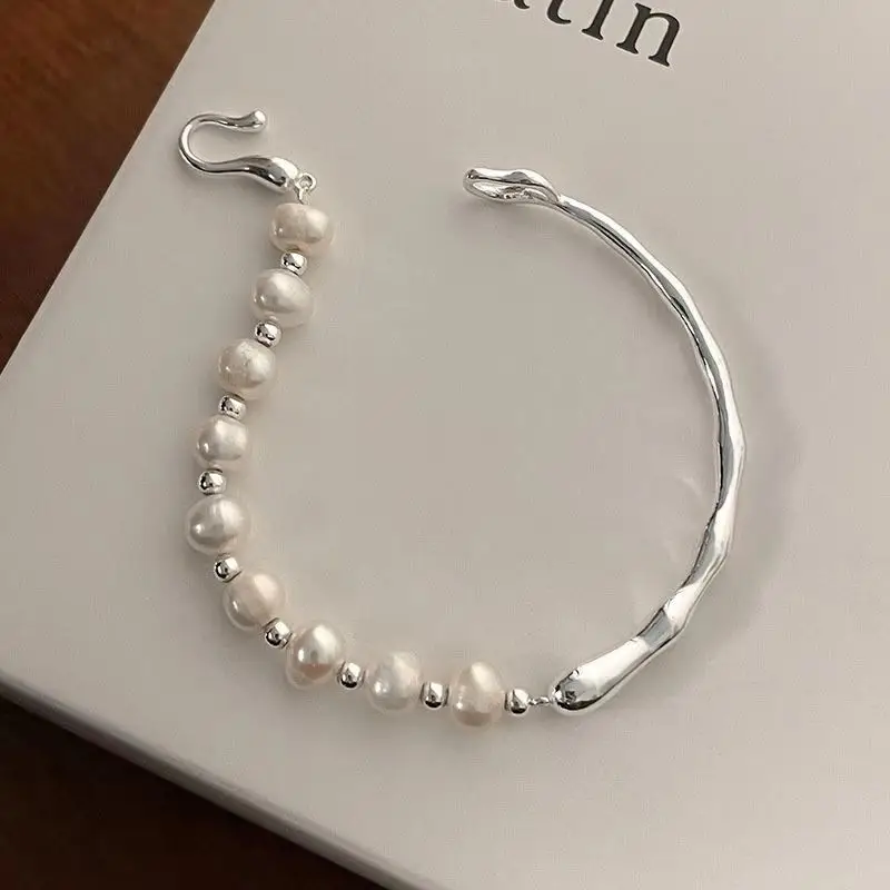 Silver Pearl Bracelet for Women Luxury Accessory - Image 5