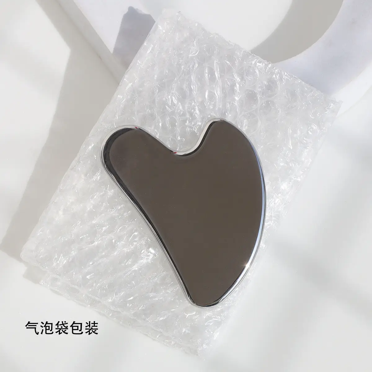 304 Heart-Shaped Facial Scrapping Board with Drawstring Bag — feature 42