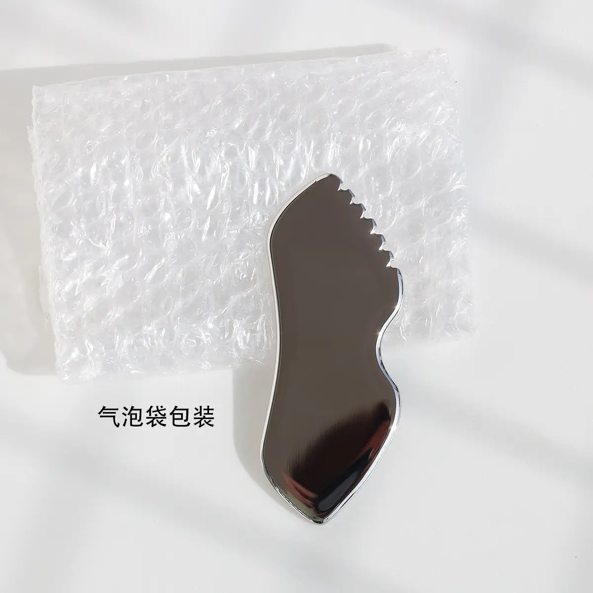 304 Heart-Shaped Facial Scrapping Board with Drawstring Bag - Image 3