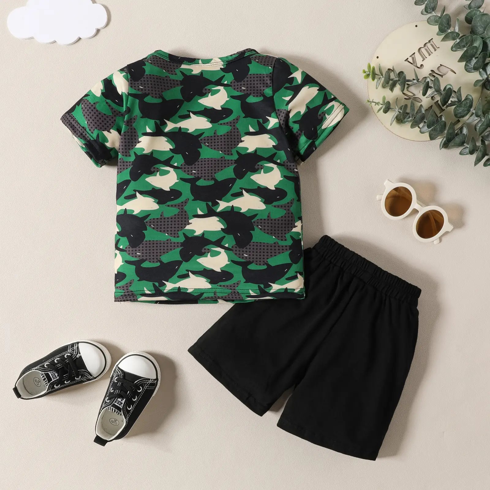 Camouflage Boys T-Shirt Shorts Set Small Medium — feature 2