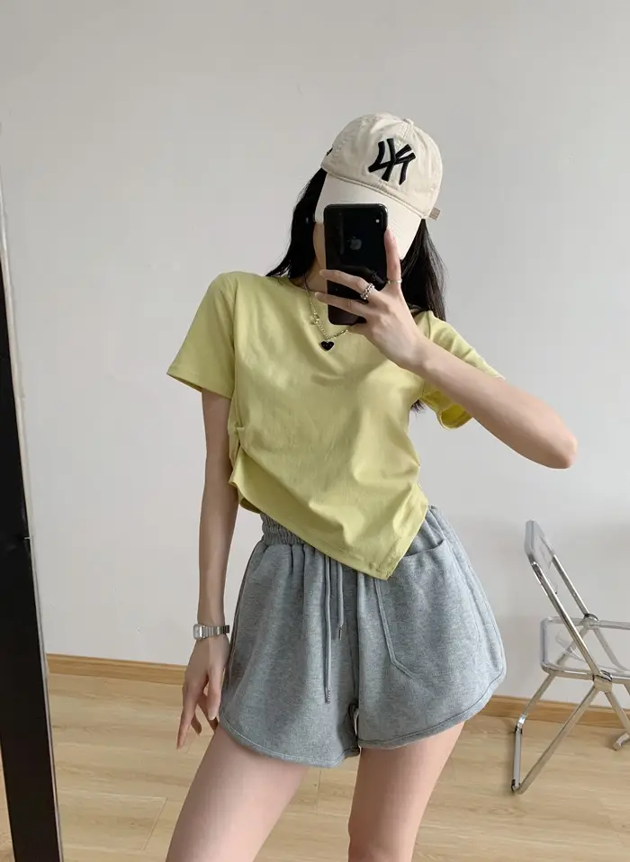 Women's Black Super Short Casual Shorts Large Pocket — feature 10