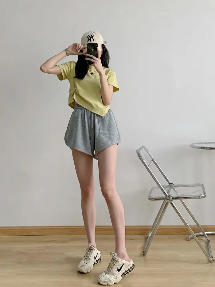 Women's Black Super Short Casual Shorts Large Pocket — feature 12