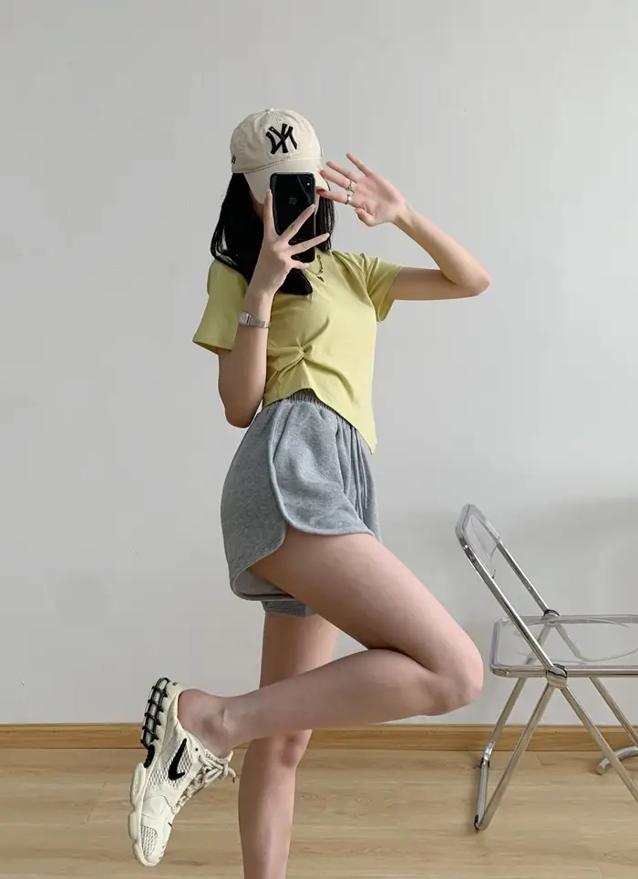 Women's Black Super Short Casual Shorts Large Pocket — feature 14