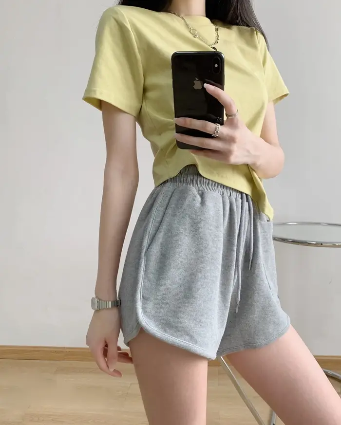 Women's Black Super Short Casual Shorts Large Pocket — feature 16