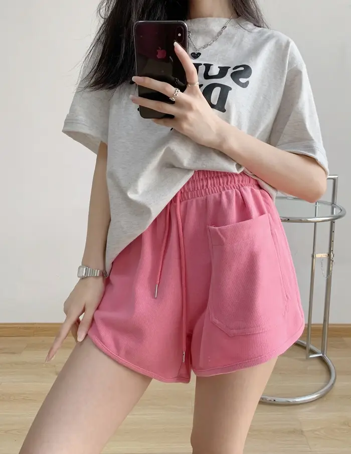 Women's Black Super Short Casual Shorts Large Pocket — feature 18