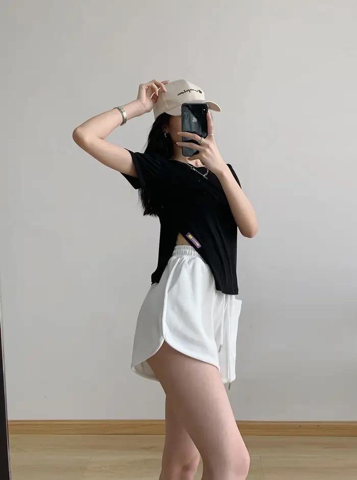 Women's Black Super Short Casual Shorts Large Pocket — feature 23