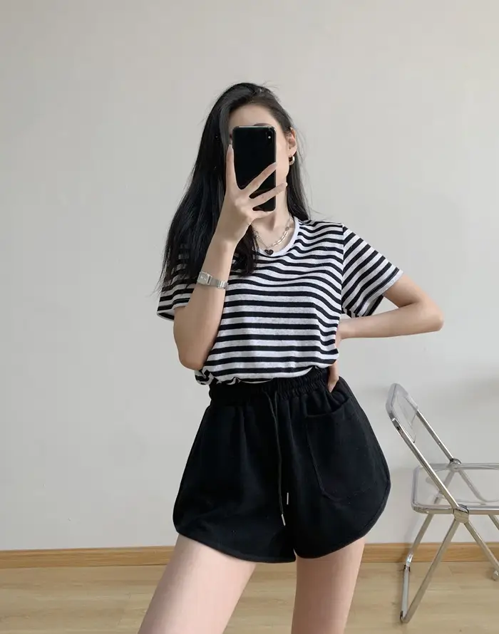 Women's Black Super Short Casual Shorts Large Pocket — feature 27