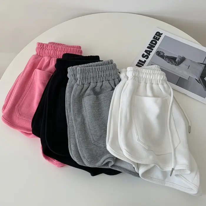 Women's Black Super Short Casual Shorts Large Pocket — feature 3