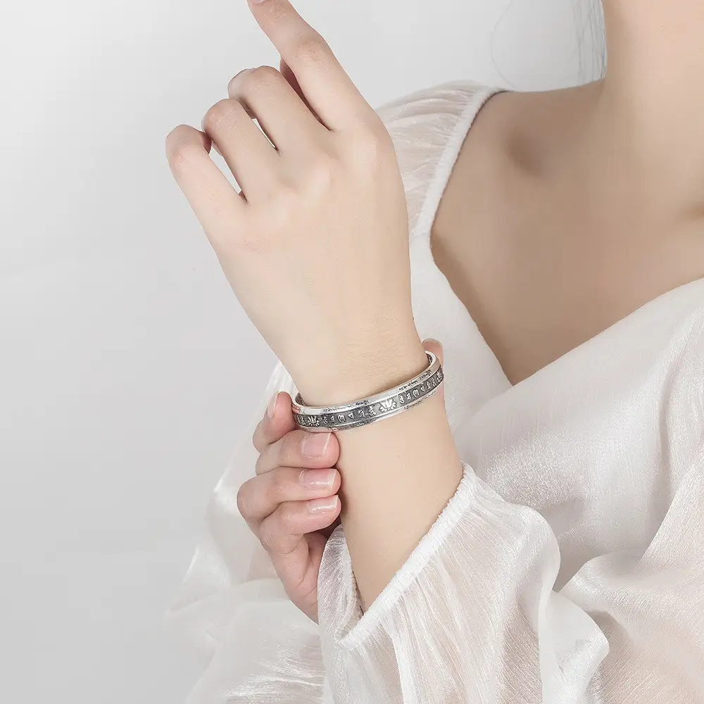 Temperament Solid Dandong Gate Retro Open Bracelet Heart Sutra Ethnic Style - Image 4