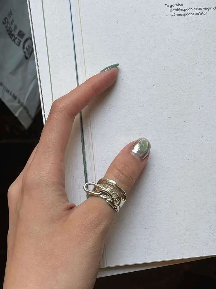 European Vintage Leather Ring Niche Design Daily Joker Finger Ring — feature 2