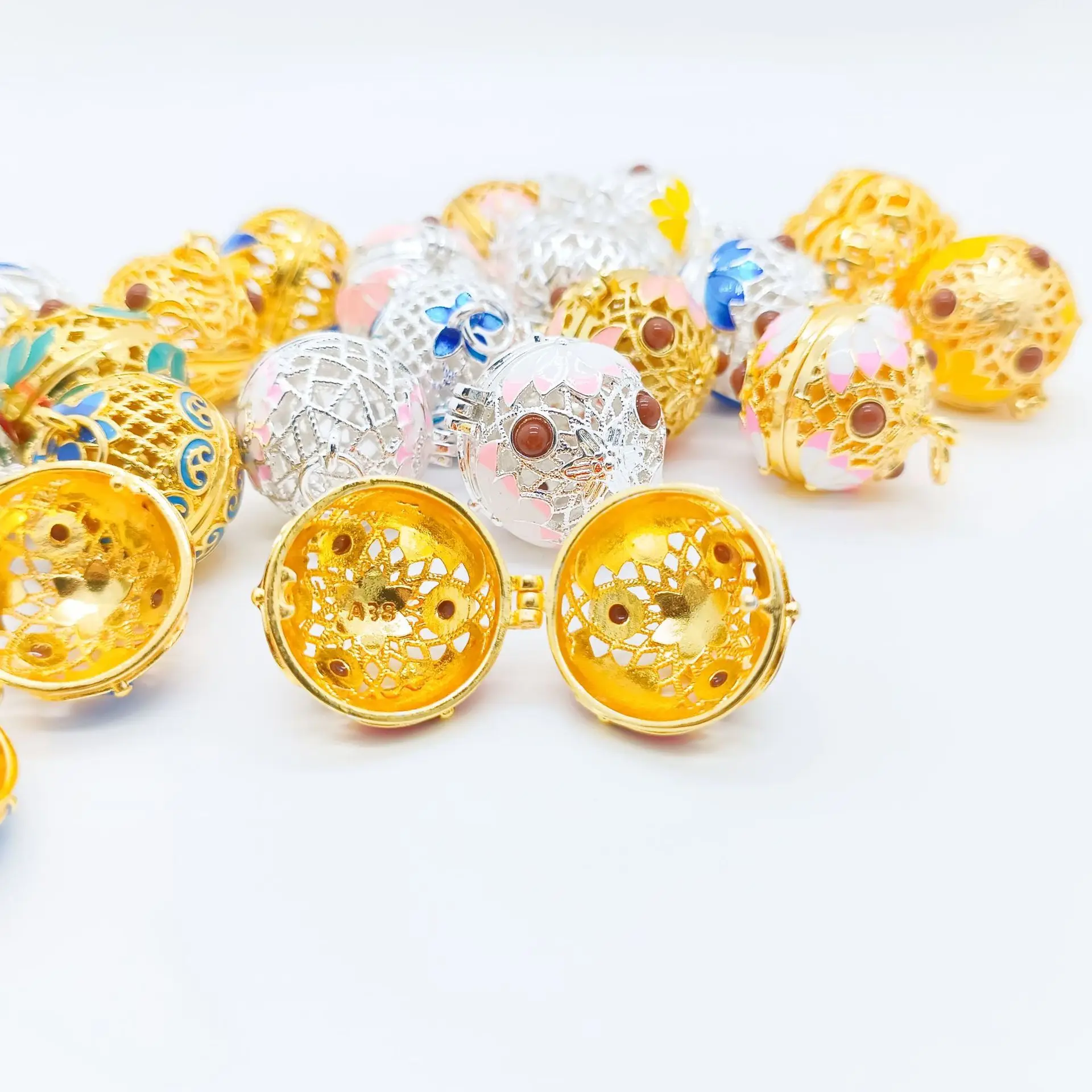 Golden Lotus Hollow Sachet Necklace with Color-Preserving Design - Image 28