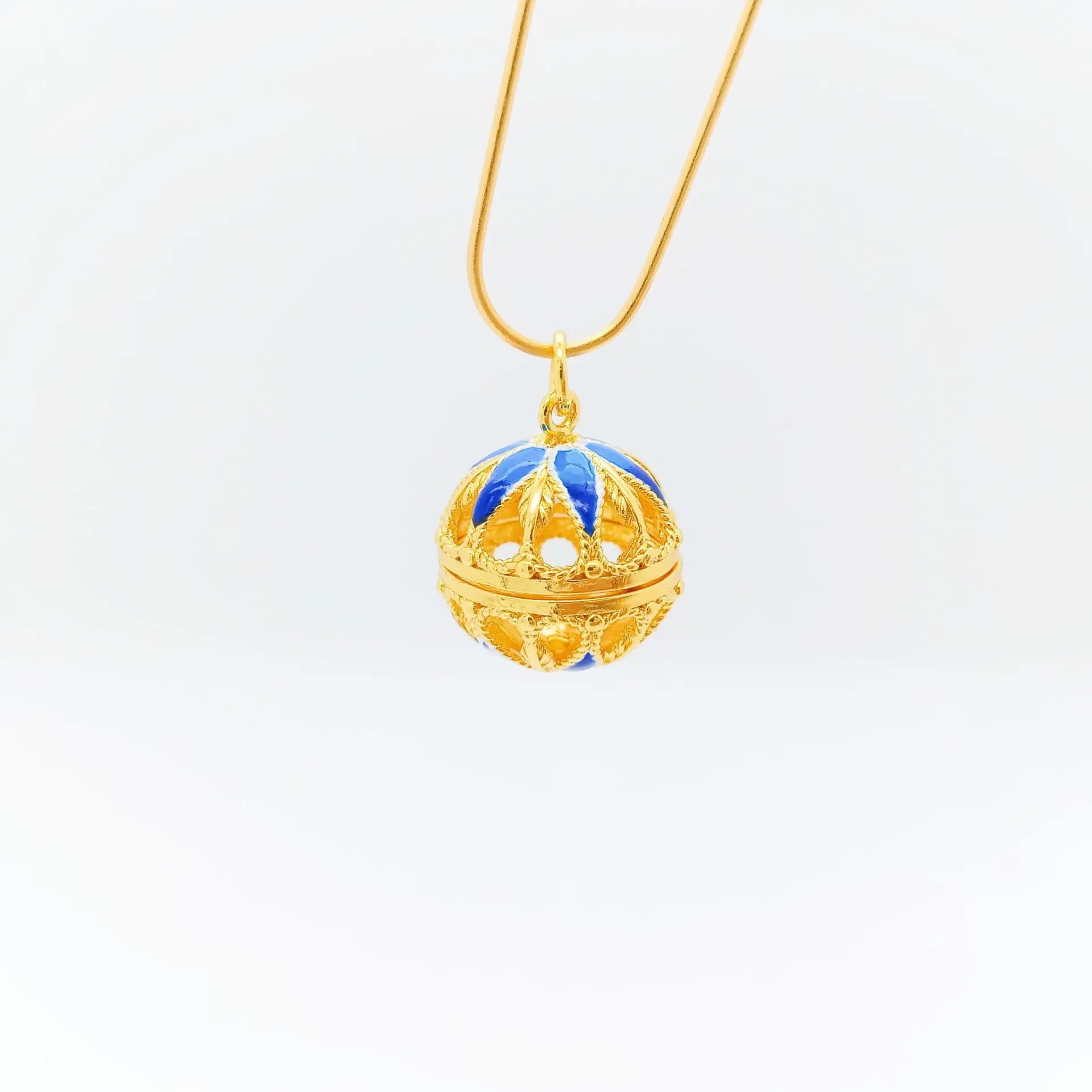 Golden Lotus Hollow Sachet Necklace with Color-Preserving Design - Image 17