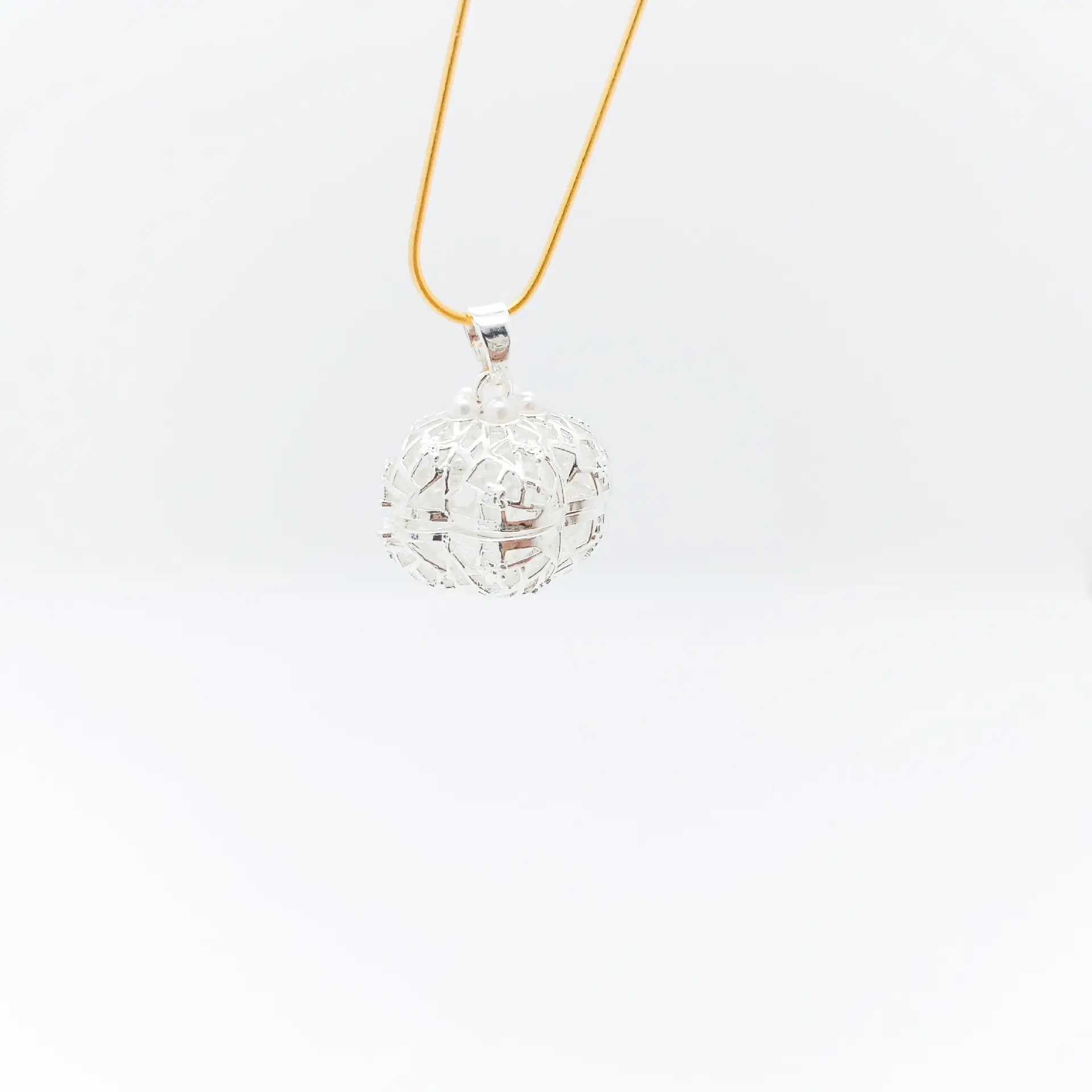 Golden Lotus Hollow Sachet Necklace with Color-Preserving Design - Image 2