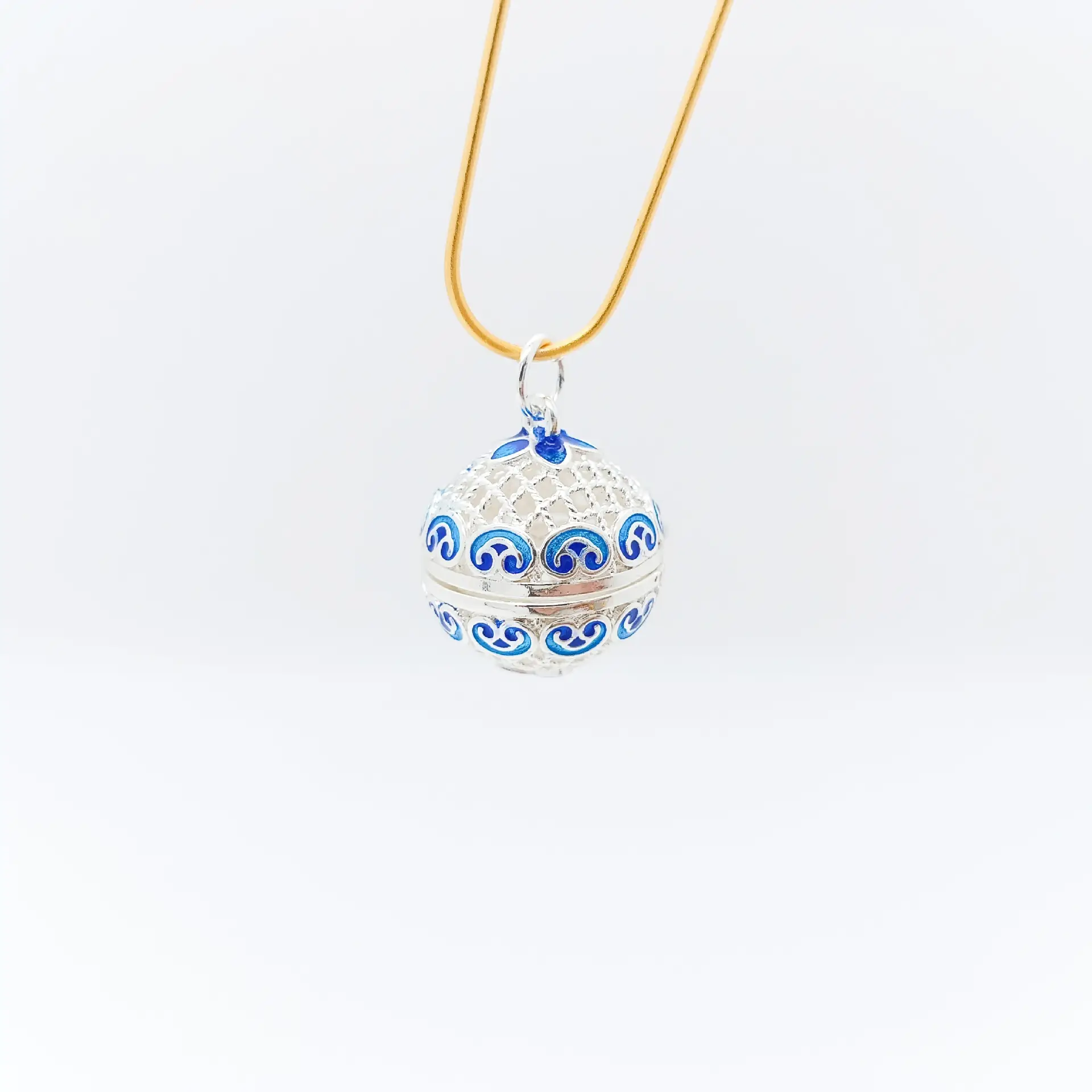 Golden Lotus Hollow Sachet Necklace with Color-Preserving Design - Image 20