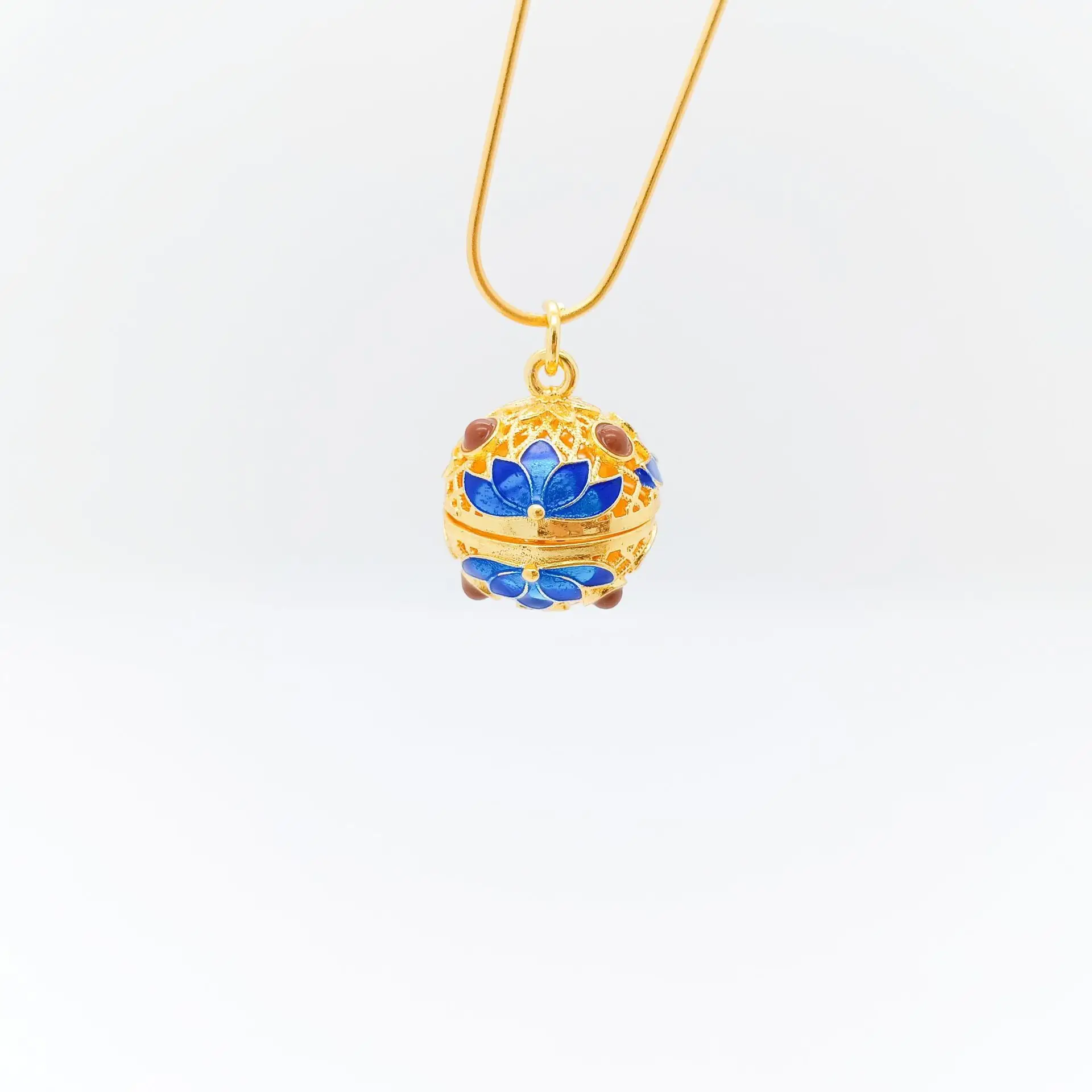 Golden Lotus Hollow Sachet Necklace with Color-Preserving Design - Image 3