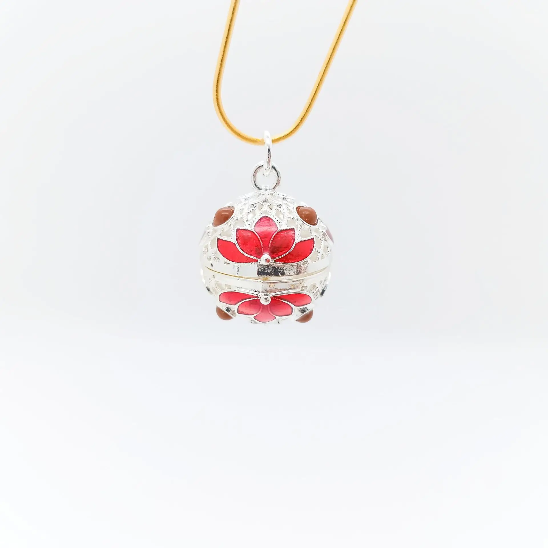 Golden Lotus Hollow Sachet Necklace with Color-Preserving Design - Image 6